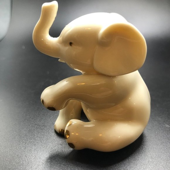 Lenox White Elephant Sitting Trunk Raised Animal Figurine Ivory Tone Gold Trim - Picture 3 of 9